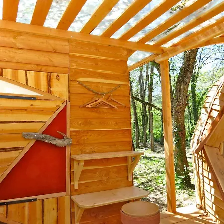 Camping Municipal Les Ecureuils Kemping Recoubeau-Jansac