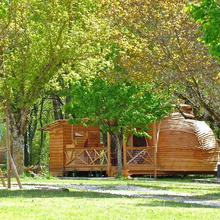 Camping Municipal Les Ecureuils Kemping Recoubeau-Jansac
